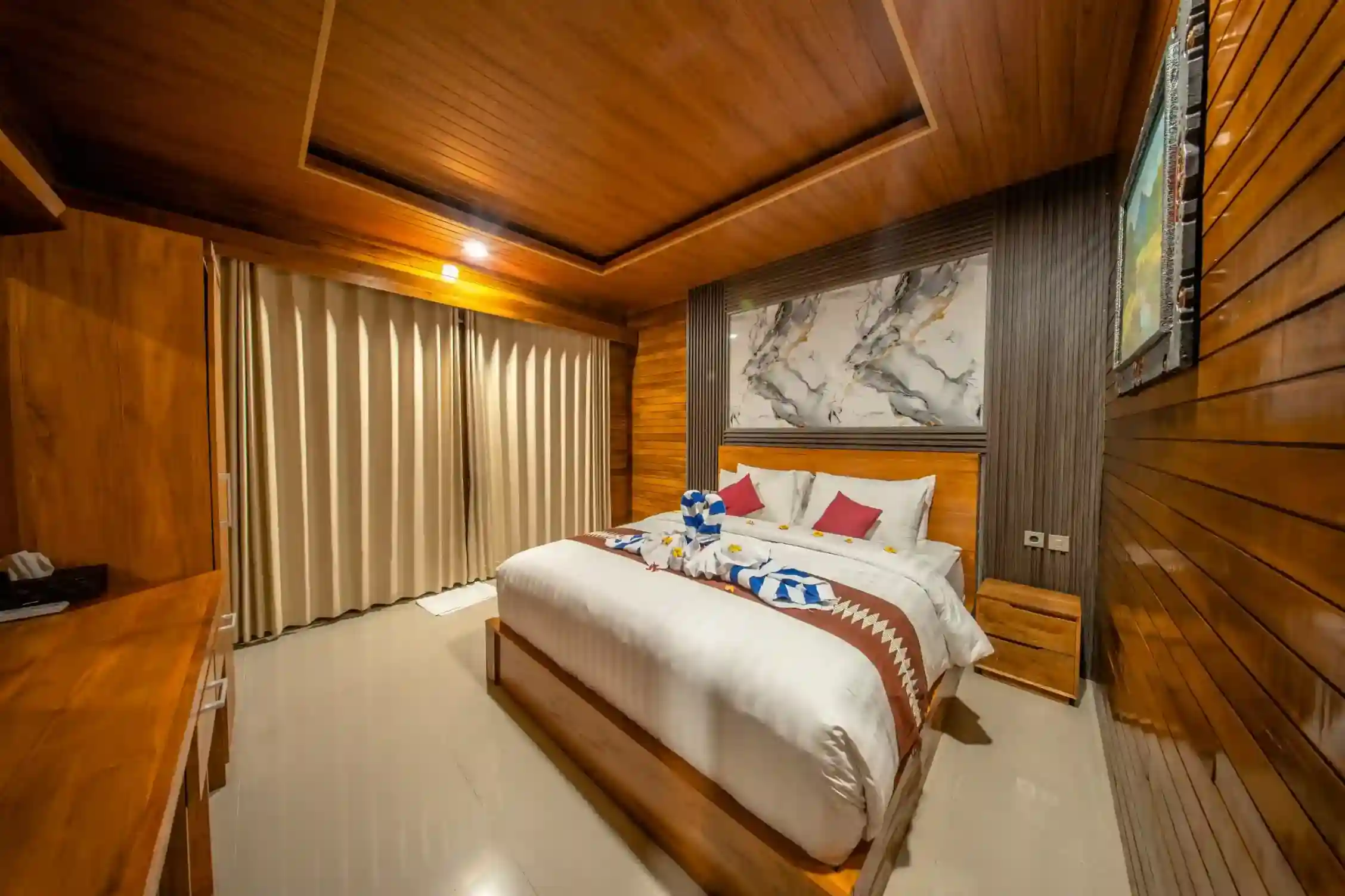 Ocean View Private Villa with luxury king bed at Sunrise Cottage Penida